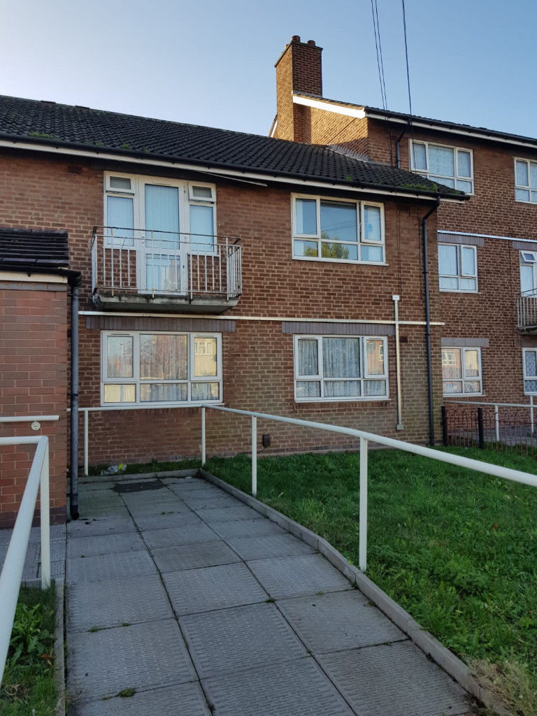 3 bedroom flat in Birmingham - exterior view