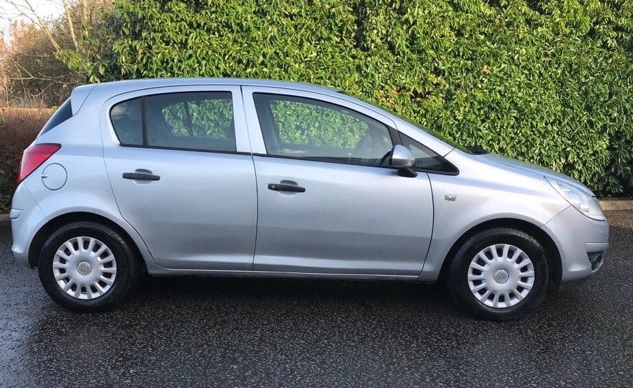 For sale Vauxhall CORSAside-view