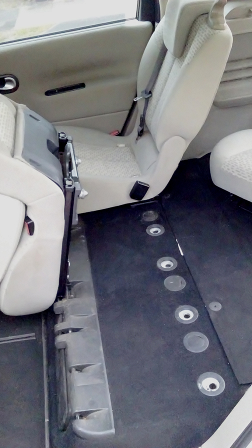 1 Seat removed - 1 seat folded - Renault Scenic Megan Oasis