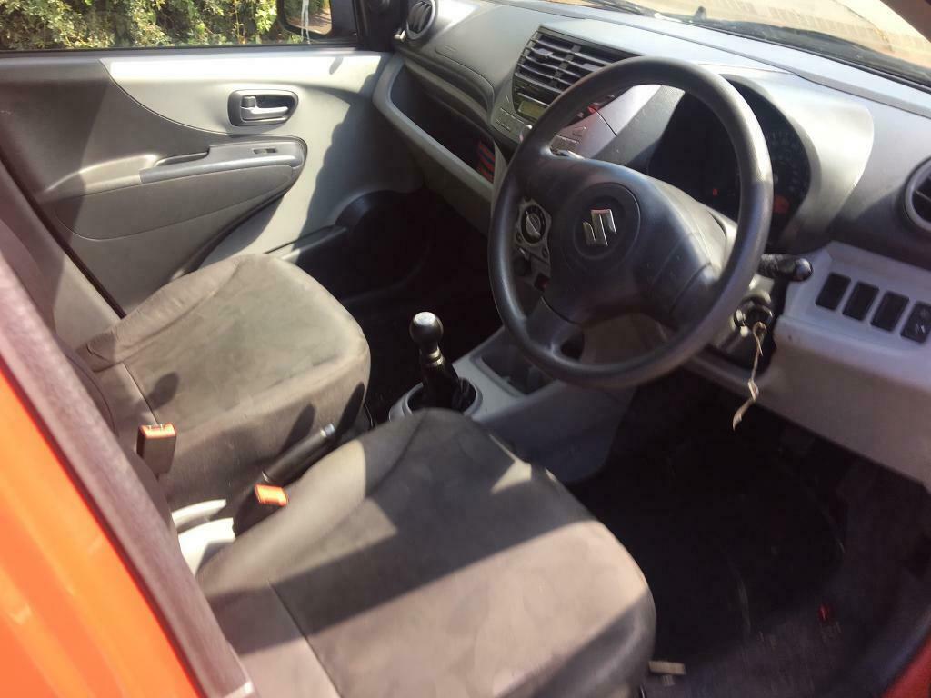 Suzuky Alto SZ3 1.0 5DR - Year 2010 - The interior