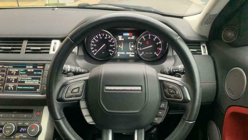 Grange Land Rover Welwyn - dashboard