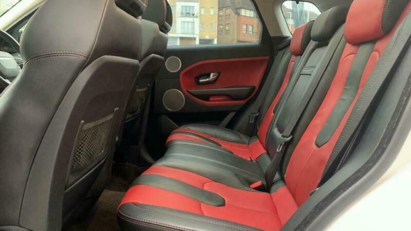 Grange Land Rover Welwyn - interior view - back seats
