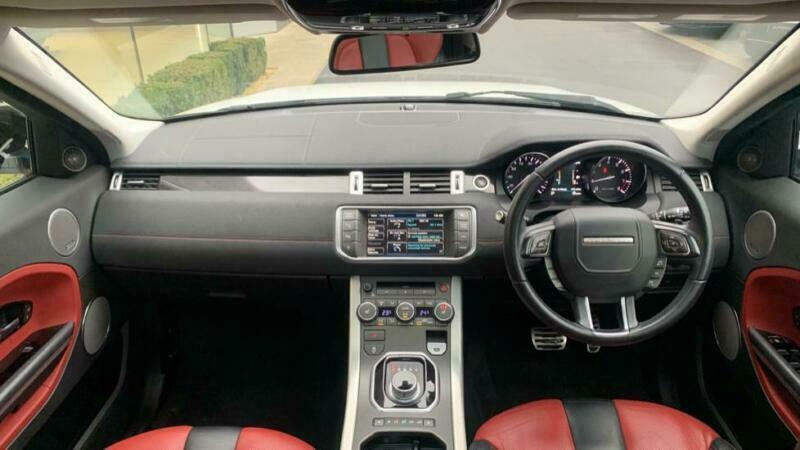 Grange Land Rover Welwyn - the dashboard