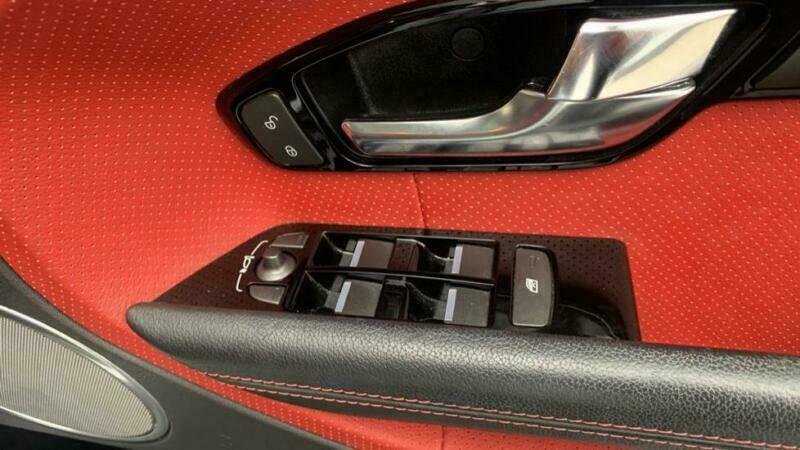 Grange Land Rover Welwyn - the right front Door inside view 2