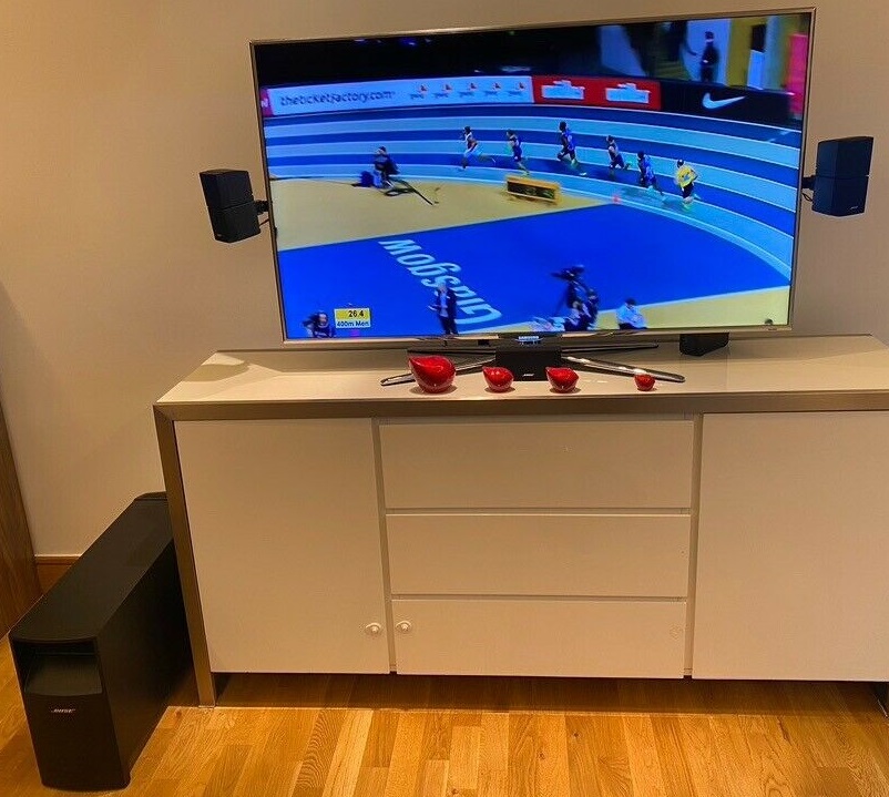 Home Cinema with Flat screen 55" 8 Series Samsung LED TV - Play station and Bose speakers