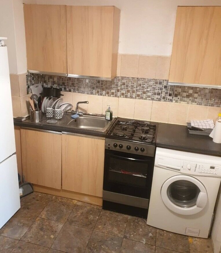 Kitchen of Twin room to rent in Beckton - no fees 2 weeks deposit