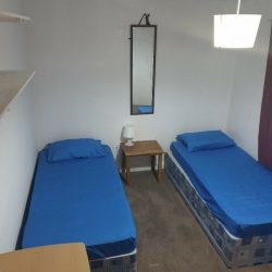 Twin room to rent in Beckton no fees 2 weeks deposit