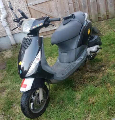 Piaggio zipp 100cc MOT 7 mounths - front view