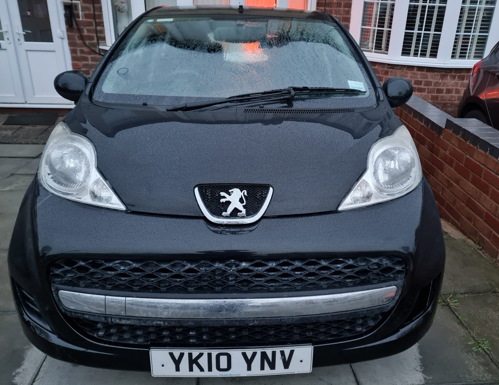 Peugeot-107 front-side